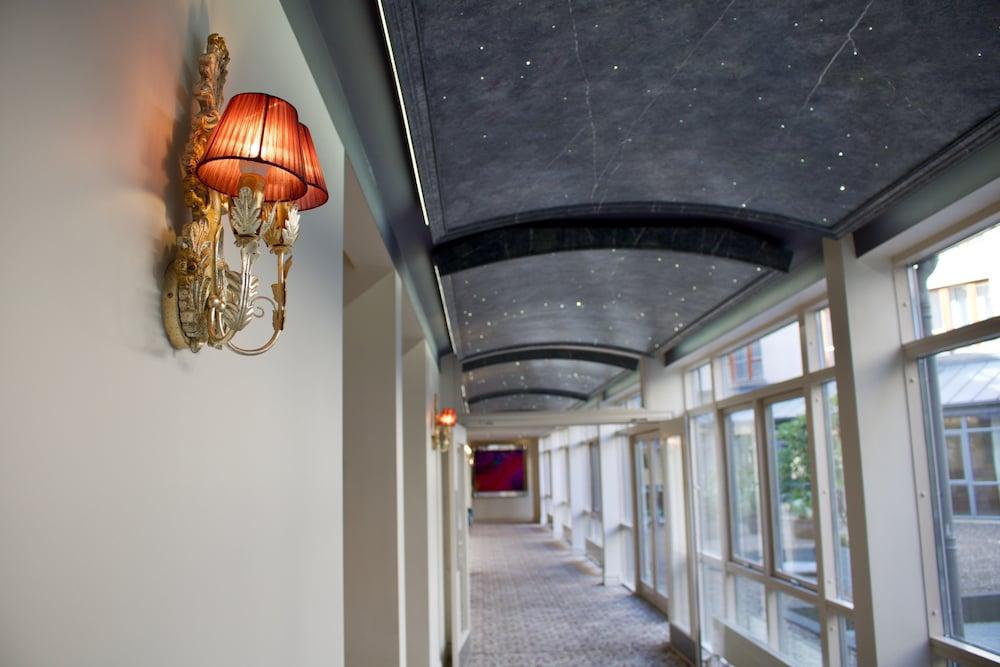 The Rose Hotel Τράλι Εξωτερικό φωτογραφία